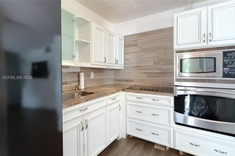 Купить кондоминиум в Плантация, Флорида 1 спальня, 69.49м2, № 2065778 - фото 4