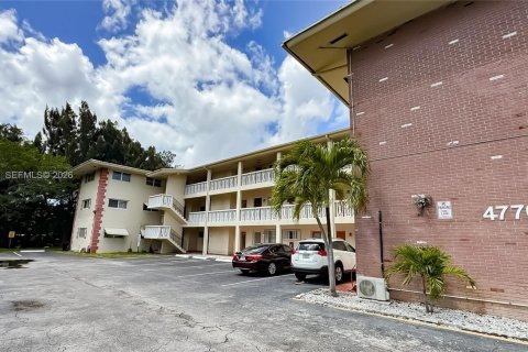 Купить кондоминиум в Плантация, Флорида 1 спальня, 69.49м2, № 2065778 - фото 19