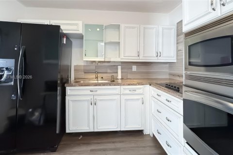 Купить кондоминиум в Плантация, Флорида 1 спальня, 69.49м2, № 2065778 - фото 2