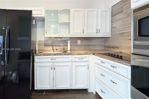 Купить кондоминиум в Плантация, Флорида 1 спальня, 69.49м2, № 2065778 - фото 3