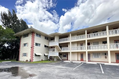 Кондоминиум с 1 спальней в Плантация, Флорида № 2065778