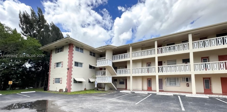 Кондоминиум с 1 спальней в Плантация, Флорида № 2065778