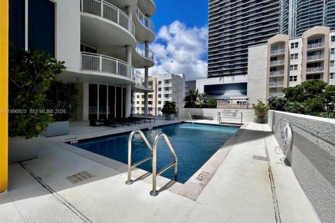 Condo in Miami, Florida, 1 bedroom  № 2059021 - photo 17