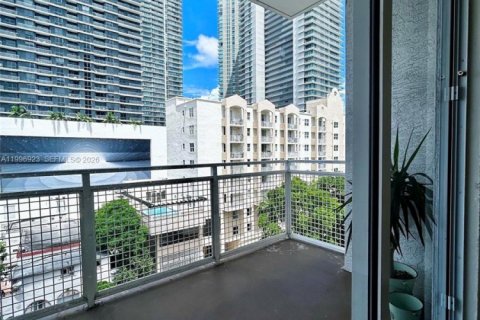 Condo in Miami, Florida, 1 bedroom  № 2059021 - photo 13