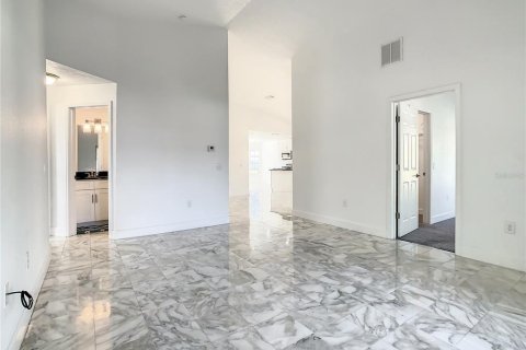 Villa ou maison à louer à Poinciana, Floride: 4 chambres, 164.25 m2 № 2425390 - photo 15