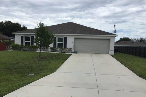 Casa en Port St. Lucie, Florida 4 dormitorios, 166.85 m2 № 2362016