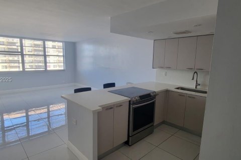 Снять в аренду кондоминиум в Санни-Айлс-Бич, Флорида 55.28м2, № 1992492 - фото 9