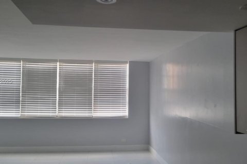 Снять в аренду кондоминиум в Санни-Айлс-Бич, Флорида 55.28м2, № 1992492 - фото 10