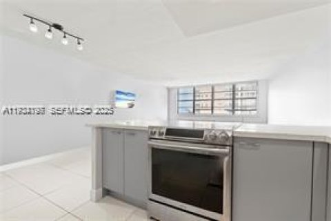 Снять в аренду кондоминиум в Санни-Айлс-Бич, Флорида 55.28м2, № 1992492 - фото 12