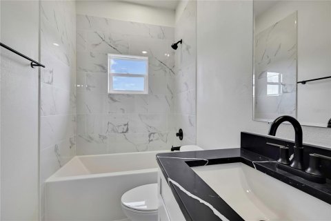 Villa ou maison à vendre à Tampa, Floride: 4 chambres, 142.14 m2 № 2093920 - photo 20
