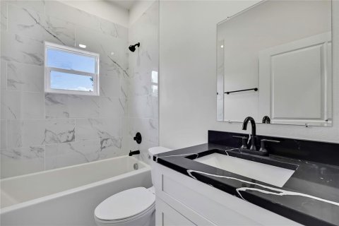 Villa ou maison à vendre à Tampa, Floride: 4 chambres, 142.14 m2 № 2093920 - photo 22