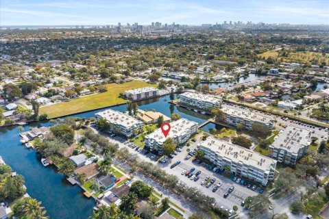 Copropriété à vendre à Hollywood, Floride: 2 chambres, 96.62 m2 № 2169919 - photo 25