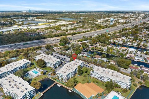 Copropriété à vendre à Hollywood, Floride: 2 chambres, 96.62 m2 № 2169919 - photo 29