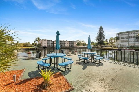 Copropriété à vendre à Hollywood, Floride: 2 chambres, 96.62 m2 № 2169919 - photo 21