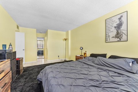 Copropriété à vendre à Hollywood, Floride: 2 chambres, 96.62 m2 № 2169919 - photo 11