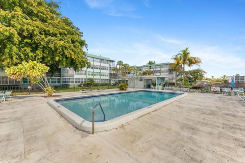 Copropriété à vendre à Hollywood, Floride: 2 chambres, 96.62 m2 № 2169919 - photo 20