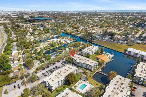 Copropriété à vendre à Hollywood, Floride: 2 chambres, 96.62 m2 № 2169919 - photo 24