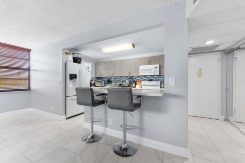 Copropriété à vendre à Hollywood, Floride: 2 chambres, 96.62 m2 № 2169919 - photo 4
