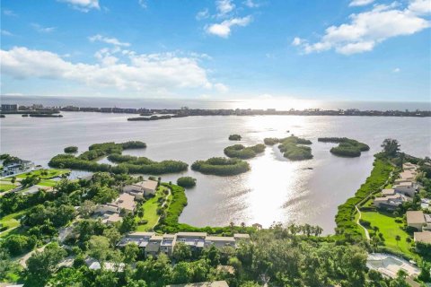 Condo in Sarasota, Florida, 1 bedroom  № 1905353 - photo 30