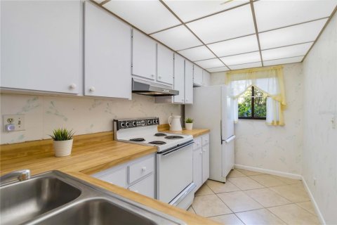 Condo in Sarasota, Florida, 1 bedroom  № 1905353 - photo 16