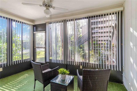 Condo in Sarasota, Florida, 1 bedroom  № 1905353 - photo 24