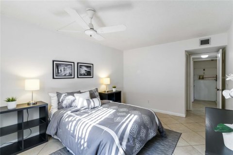 Condo in Sarasota, Florida, 1 bedroom  № 1905353 - photo 21