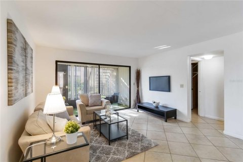 Condo in Sarasota, Florida, 1 bedroom  № 1905353 - photo 8