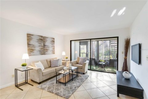 Condo in Sarasota, Florida, 1 bedroom  № 1905353 - photo 7