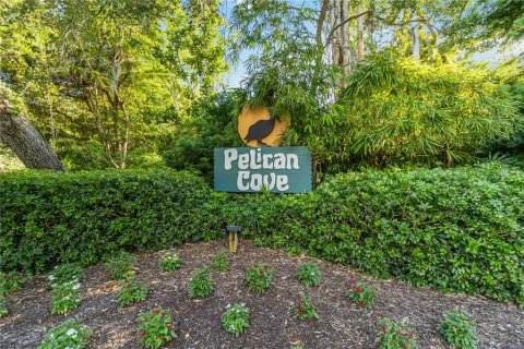 Condo in Sarasota, Florida, 1 bedroom  № 1905353 - photo 28