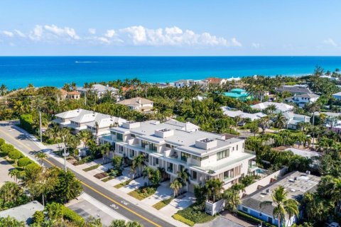 Adosado en Delray Beach, Florida 4 dormitorios, 414.99 m2 № 2147055