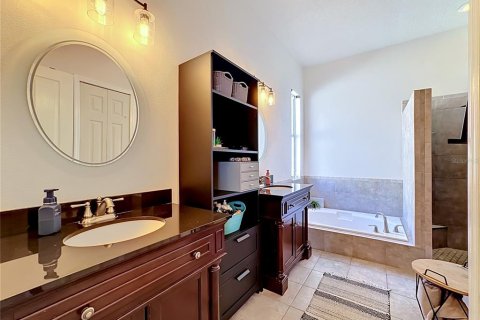 Casa en venta en Brandon, Florida, 4 dormitorios, 189.99 m2 № 2110398 - foto 22