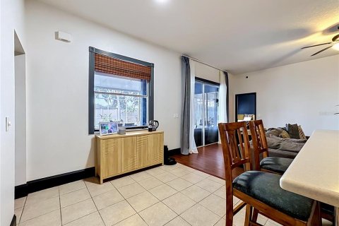 Casa en venta en Brandon, Florida, 4 dormitorios, 189.99 m2 № 2110398 - foto 14