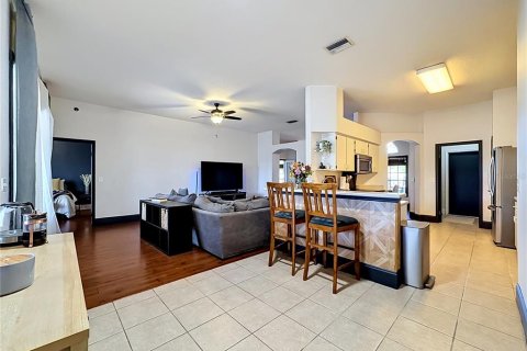 Casa en venta en Brandon, Florida, 4 dormitorios, 189.99 m2 № 2110398 - foto 16