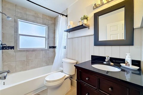 Casa en venta en Brandon, Florida, 4 dormitorios, 189.99 m2 № 2110398 - foto 28