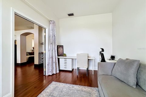 Casa en venta en Brandon, Florida, 4 dormitorios, 189.99 m2 № 2110398 - foto 8