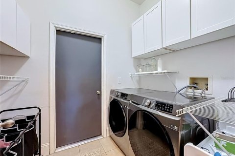 Casa en venta en Brandon, Florida, 4 dormitorios, 189.99 m2 № 2110398 - foto 13