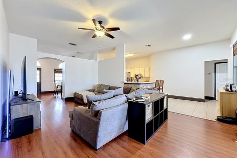 Casa en venta en Brandon, Florida, 4 dormitorios, 189.99 m2 № 2110398 - foto 18