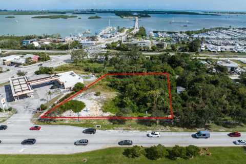 Propiedad comercial en St. Lucie, Florida № 2081695