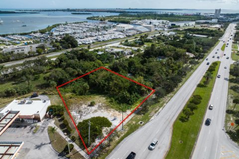 Commercial property in St. Lucie, Florida № 2081695 - photo 9