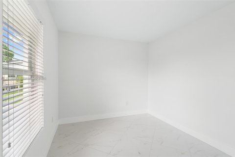 Casa en venta en Miami, Florida, 4 dormitorios, 166.85 m2 № 2256525 - foto 30