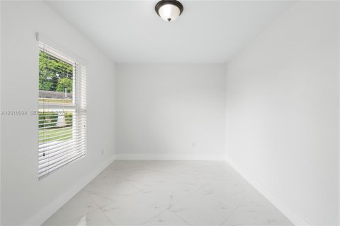 Casa en venta en Miami, Florida, 4 dormitorios, 166.85 m2 № 2256525 - foto 29