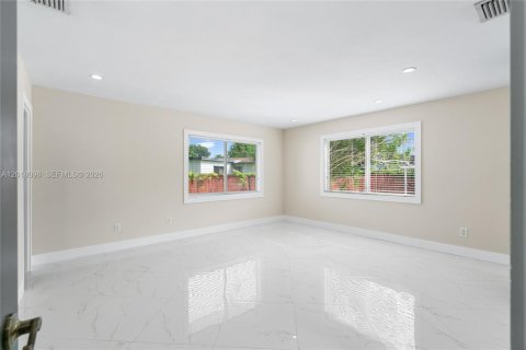 Casa en venta en Miami, Florida, 4 dormitorios, 166.85 m2 № 2256525 - foto 6