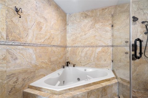Casa en venta en Miami, Florida, 4 dormitorios, 166.85 m2 № 2256525 - foto 27