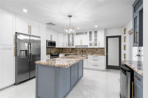 Casa en venta en Miami, Florida, 4 dormitorios, 166.85 m2 № 2256525 - foto 15