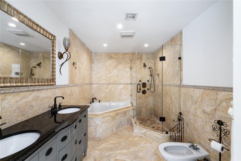 Casa en venta en Miami, Florida, 4 dormitorios, 166.85 m2 № 2256525 - foto 23