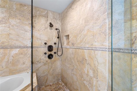 Casa en venta en Miami, Florida, 4 dormitorios, 166.85 m2 № 2256525 - foto 24