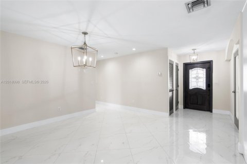 Casa en venta en Miami, Florida, 4 dormitorios, 166.85 m2 № 2256525 - foto 18