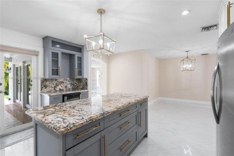 Casa en venta en Miami, Florida, 4 dormitorios, 166.85 m2 № 2256525 - foto 11