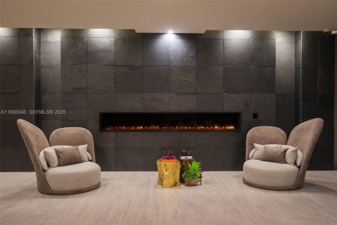 Condo in Miami, Florida, 2 bedrooms № 1988898 - photo 29