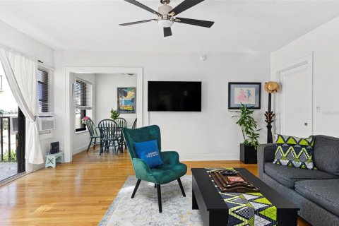 Condo in Saint Petersburg, Florida, 1 bedroom  № 2424221 - photo 18